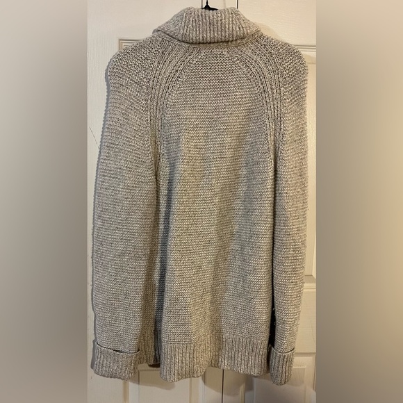 Banana Republic Men’s Chunky Knit Cardigans Grey & Cream Size M Bundle of Two - Picture 3 of 13